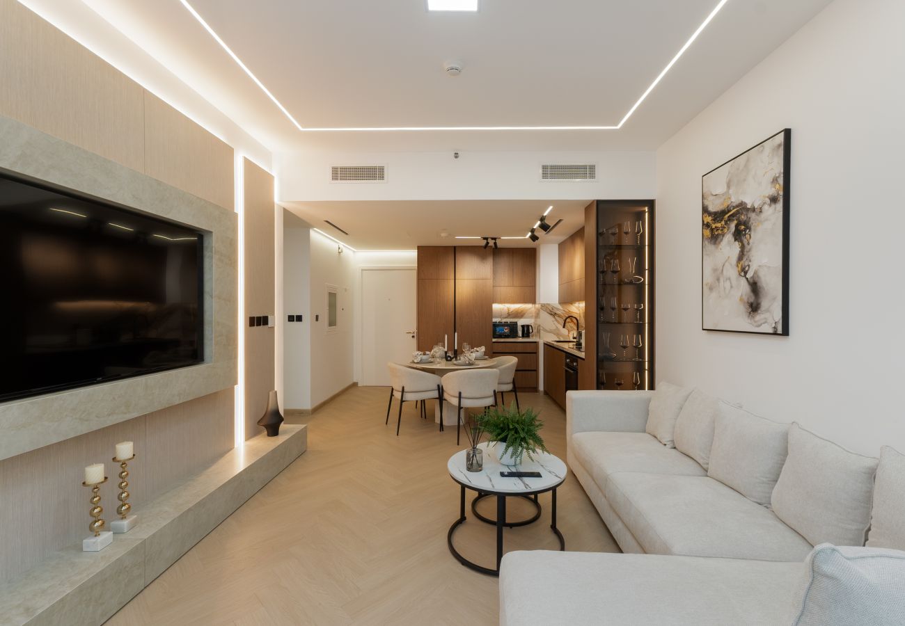 Apartment in Dubai - Lavish 2BR with Spectacular Sea Views