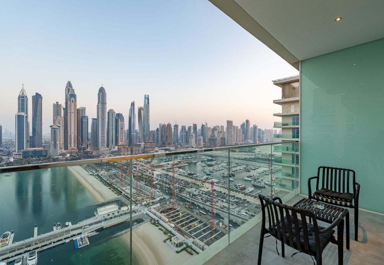 Apartment in Dubai - Lavish 2BR with Spectacular Sea Views