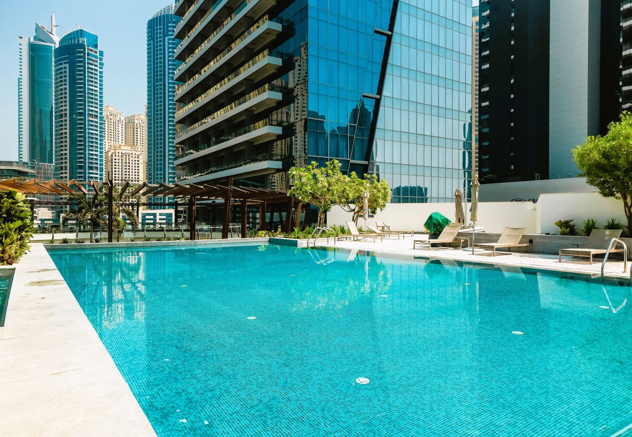 Apartment in Dubai - Exclusive 2BR Apt with Superb Balcony Marina Views