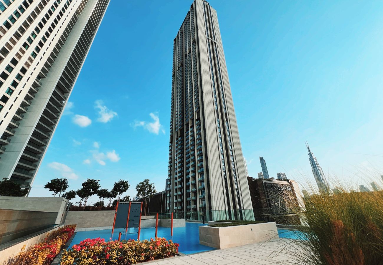 Apartment in Dubai - Regal 3BR+Maid w/ Burj Khalifa View Balcony