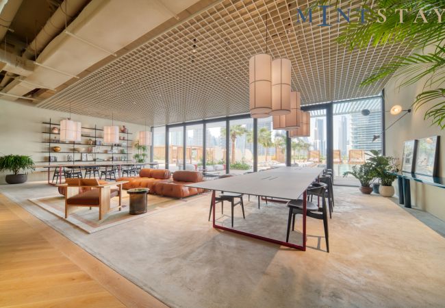 Studio in Dubai - Modern Studio w/ Balcony in Business Bay