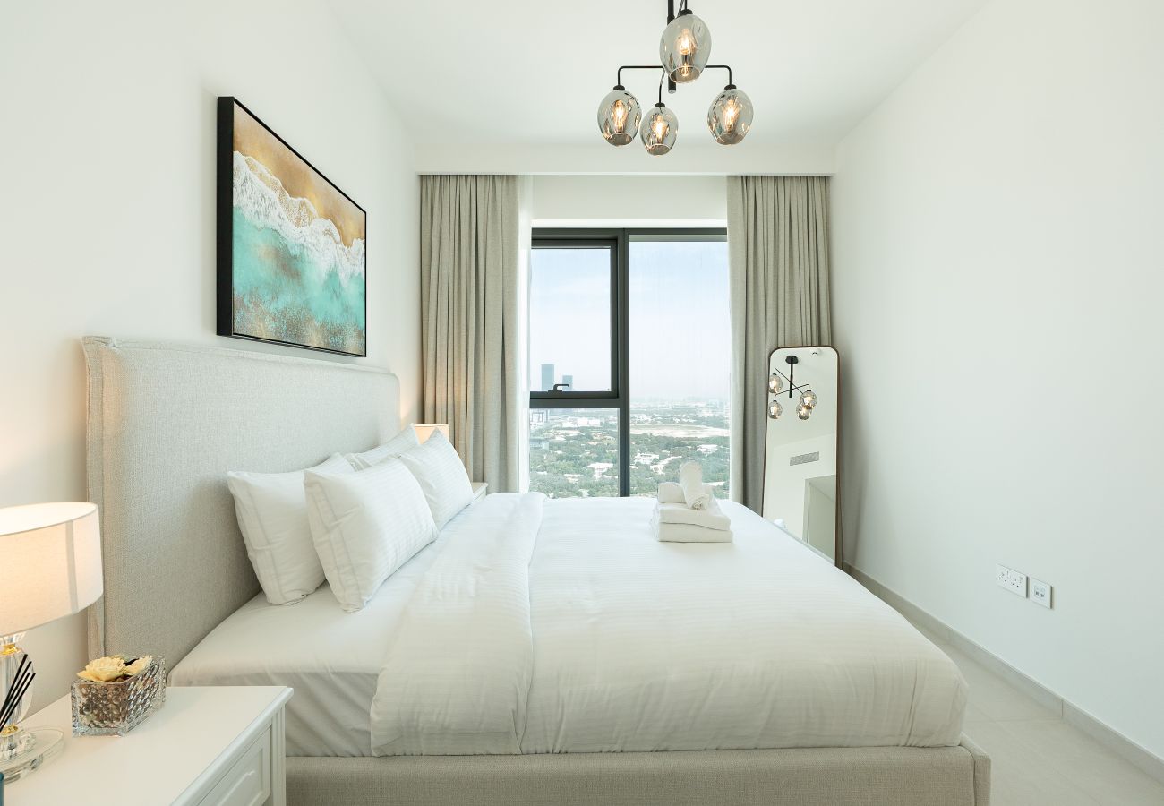 Apartment in Dubai - Elegant 1BR Apt, Steps Away from Dubai Mall