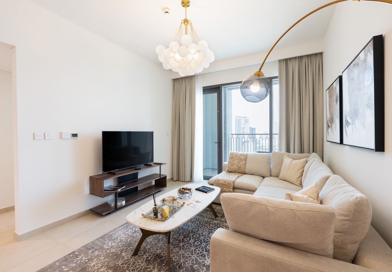 Apartment in Dubai - Elegant 1BR Apt, Steps Away from Dubai Mall