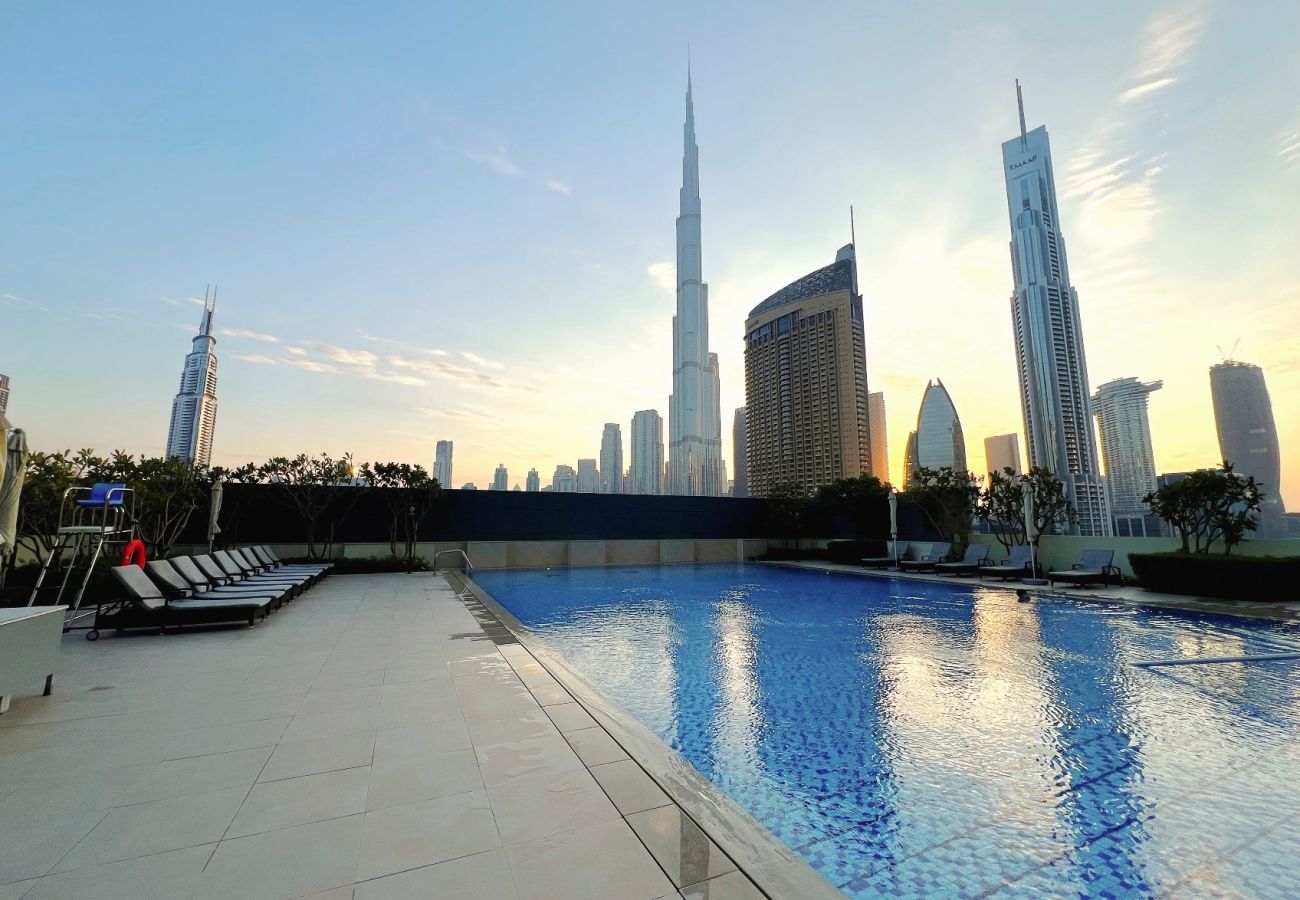 Apartment in Dubai - Premium 2BR Downtown Apt w/ Dubai Mall Access