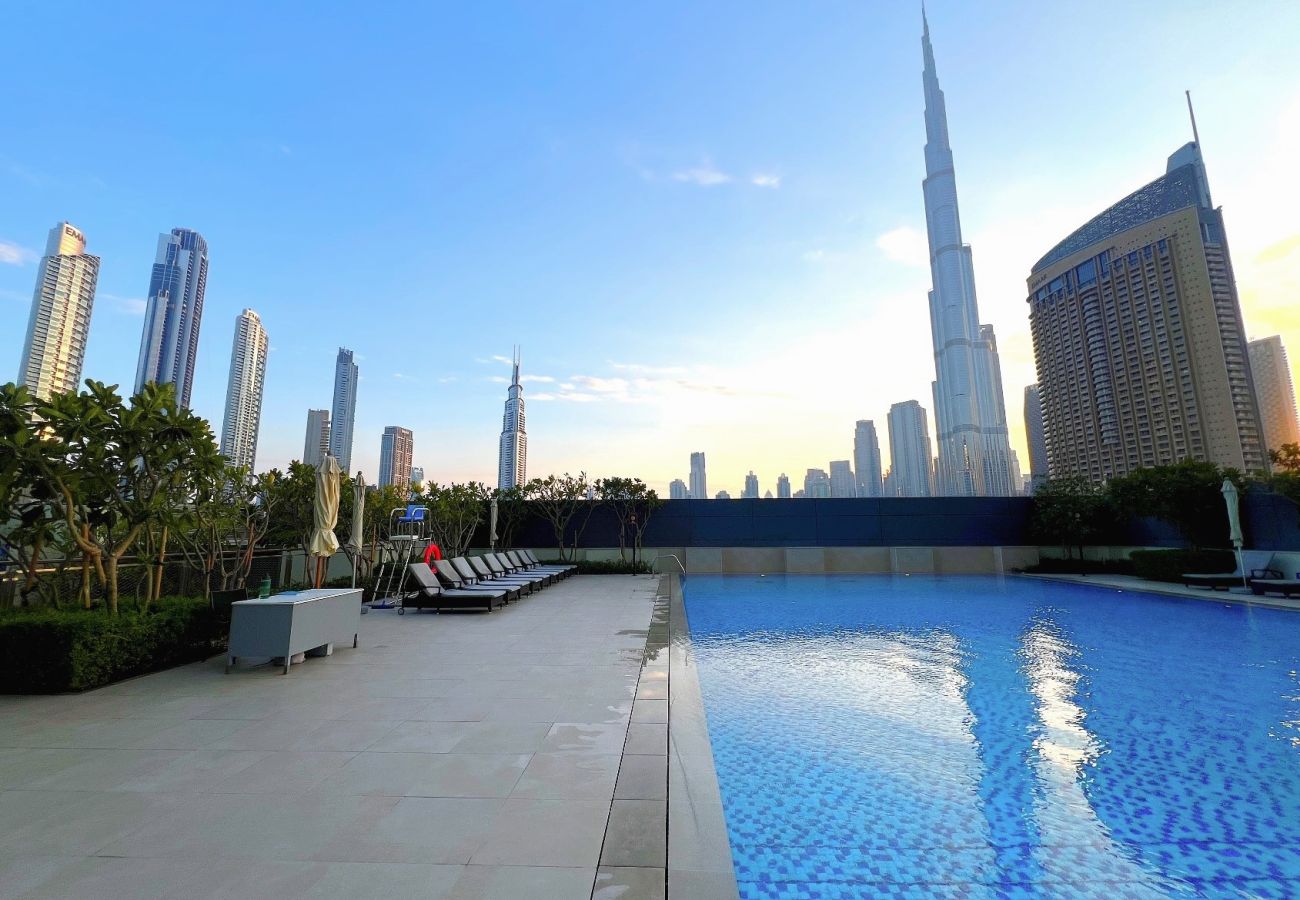 Apartment in Dubai - Premium 2BR Downtown Apt w/ Dubai Mall Access