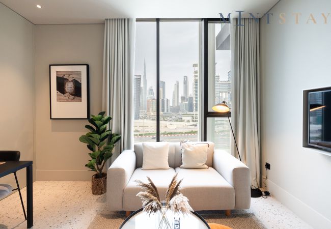 Studio in Dubai - Stylish Studio w/ Burj Khalifa View