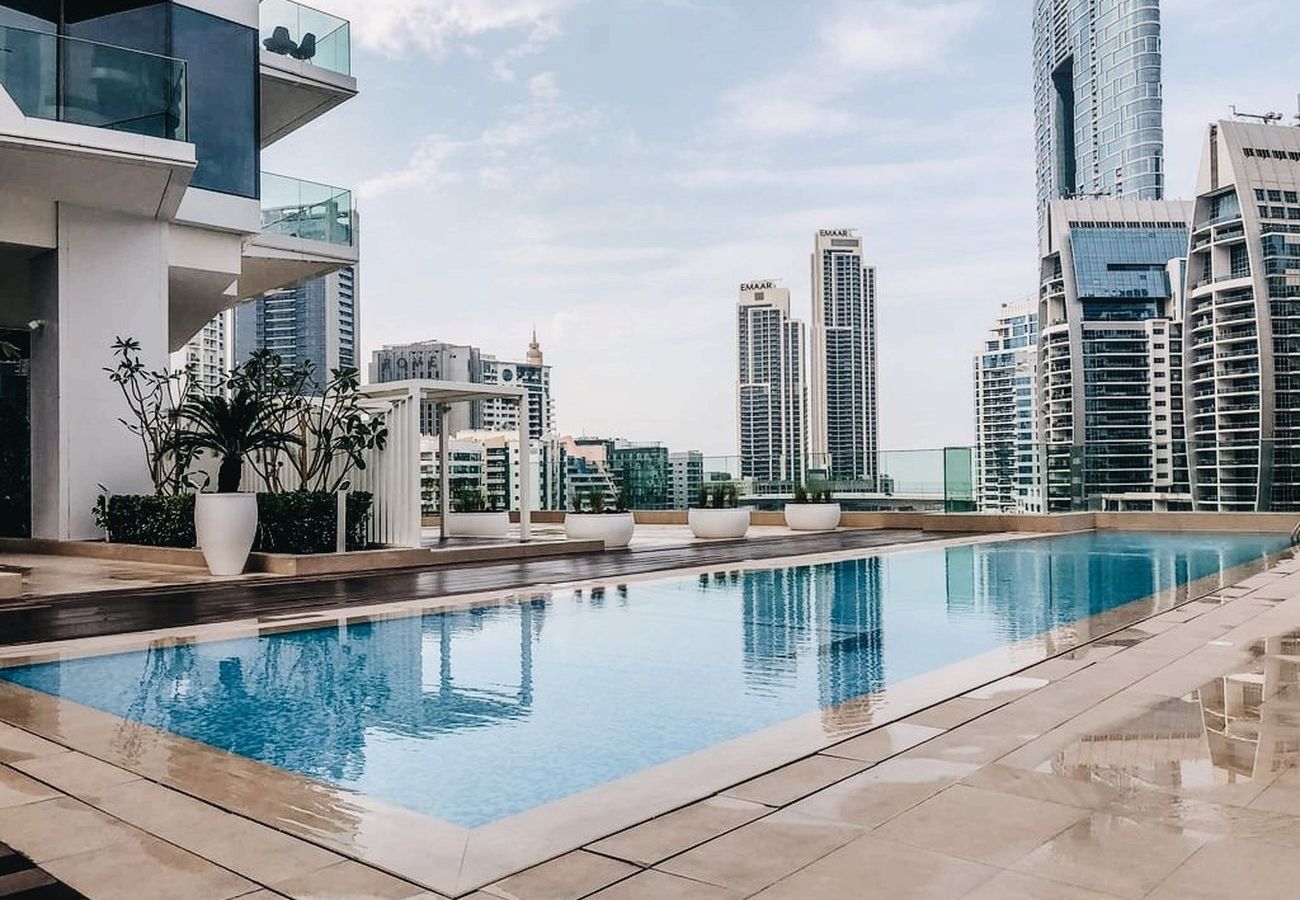 Apartment in Dubai -  Elegant 2BR w/ Breathtaking Marina Balcony