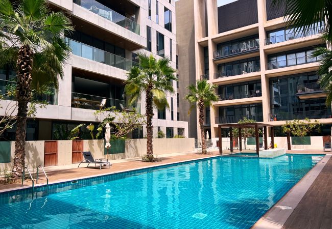 Apartment in Dubai - Trendy City Walk Living w/ Pool View Balcony