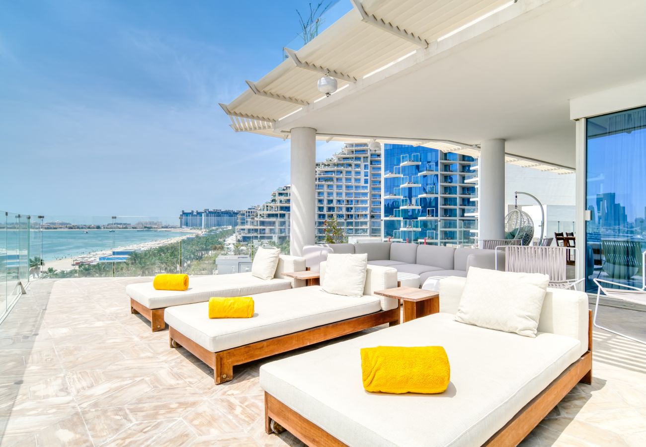 Apartment in Dubai - 4BR Penthouse w/ Private Pool at the Palm