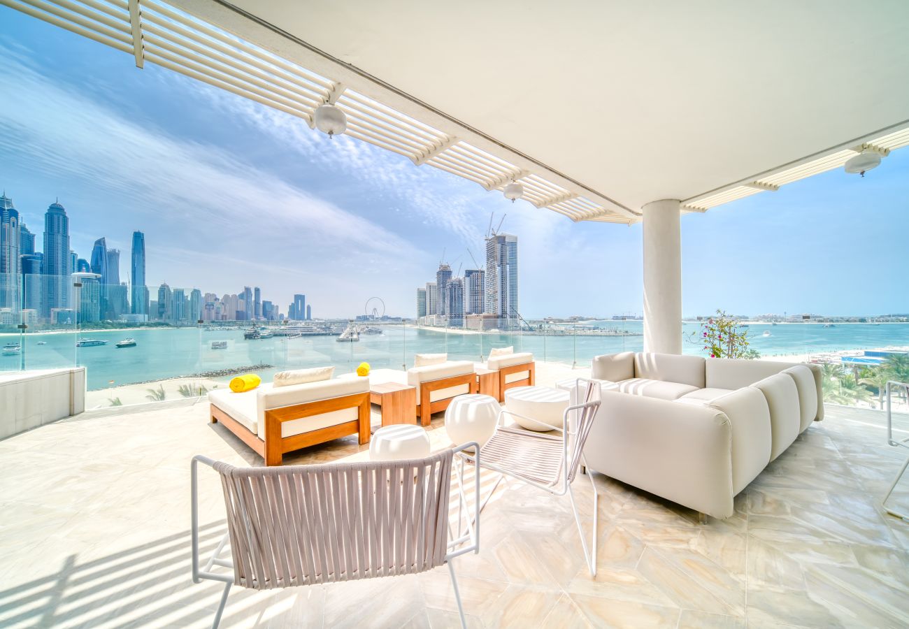 Apartment in Dubai - 4BR Penthouse w/ Private Pool at the Palm