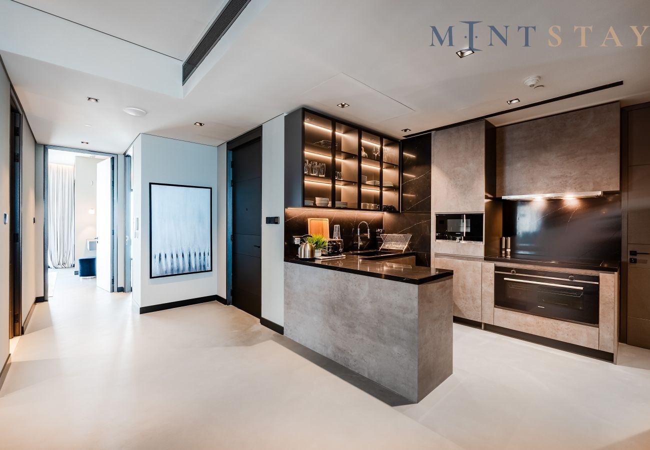 Apartment in Dubai - Modern 4BR+M w/ Beach Access at Address JBR