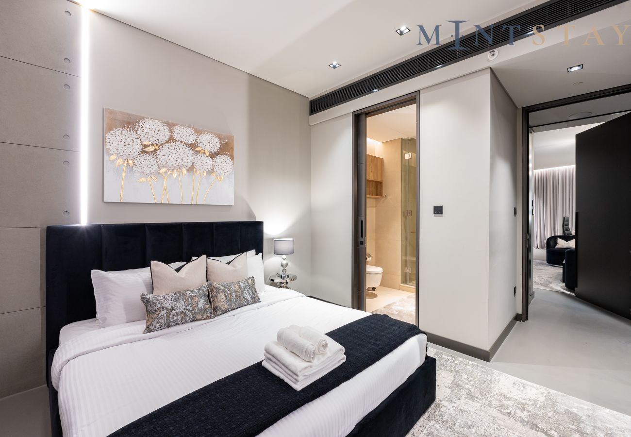 Apartment in Dubai - Modern 4BR+M w/ Beach Access at Address JBR