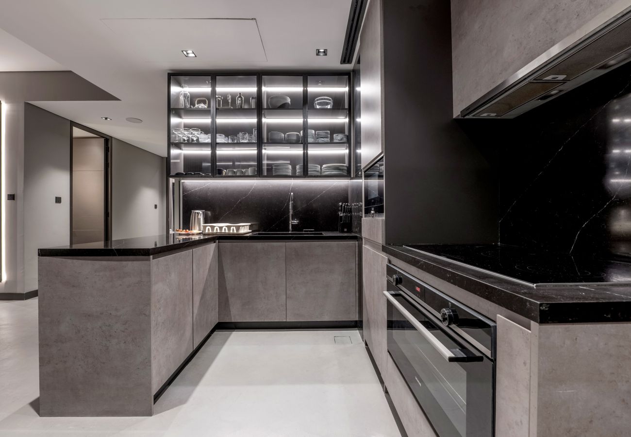 Apartment in Dubai - Modern 4BR+M w/ Beach Access at Address JBR