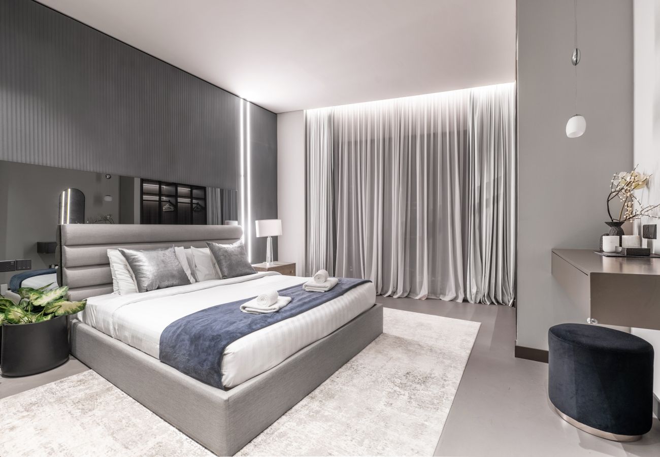 Apartment in Dubai - Modern 4BR+M w/ Beach Access at Address JBR