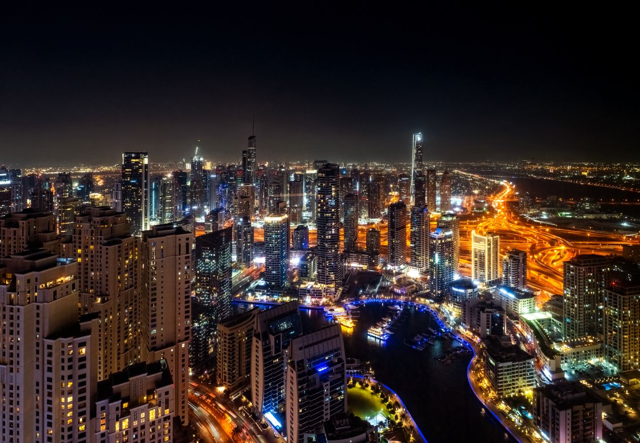 Apartment in Dubai - Modern 4BR+M w/ Beach Access at Address JBR