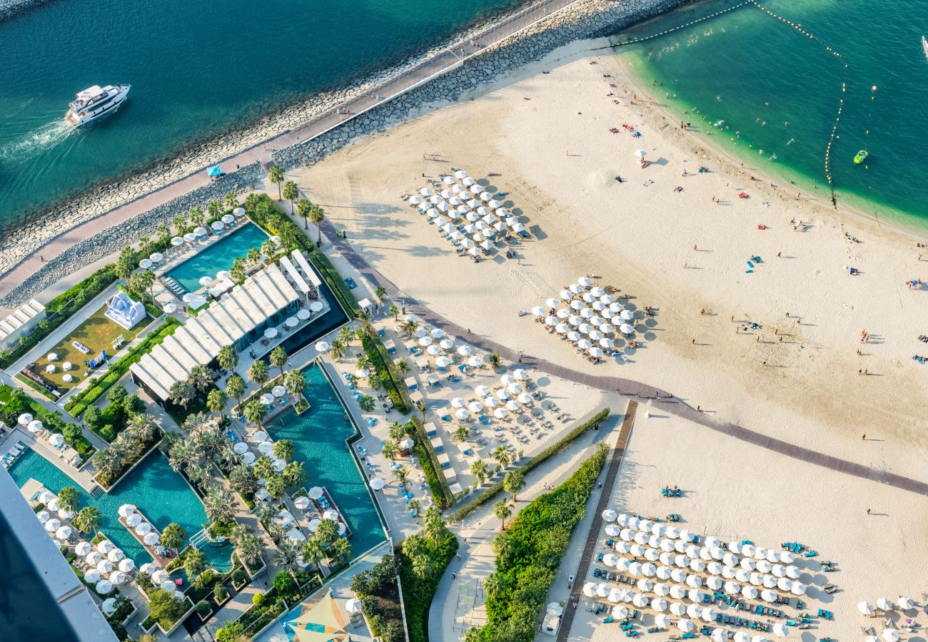 Apartment in Dubai - Modern 4BR+M w/ Beach Access at Address JBR
