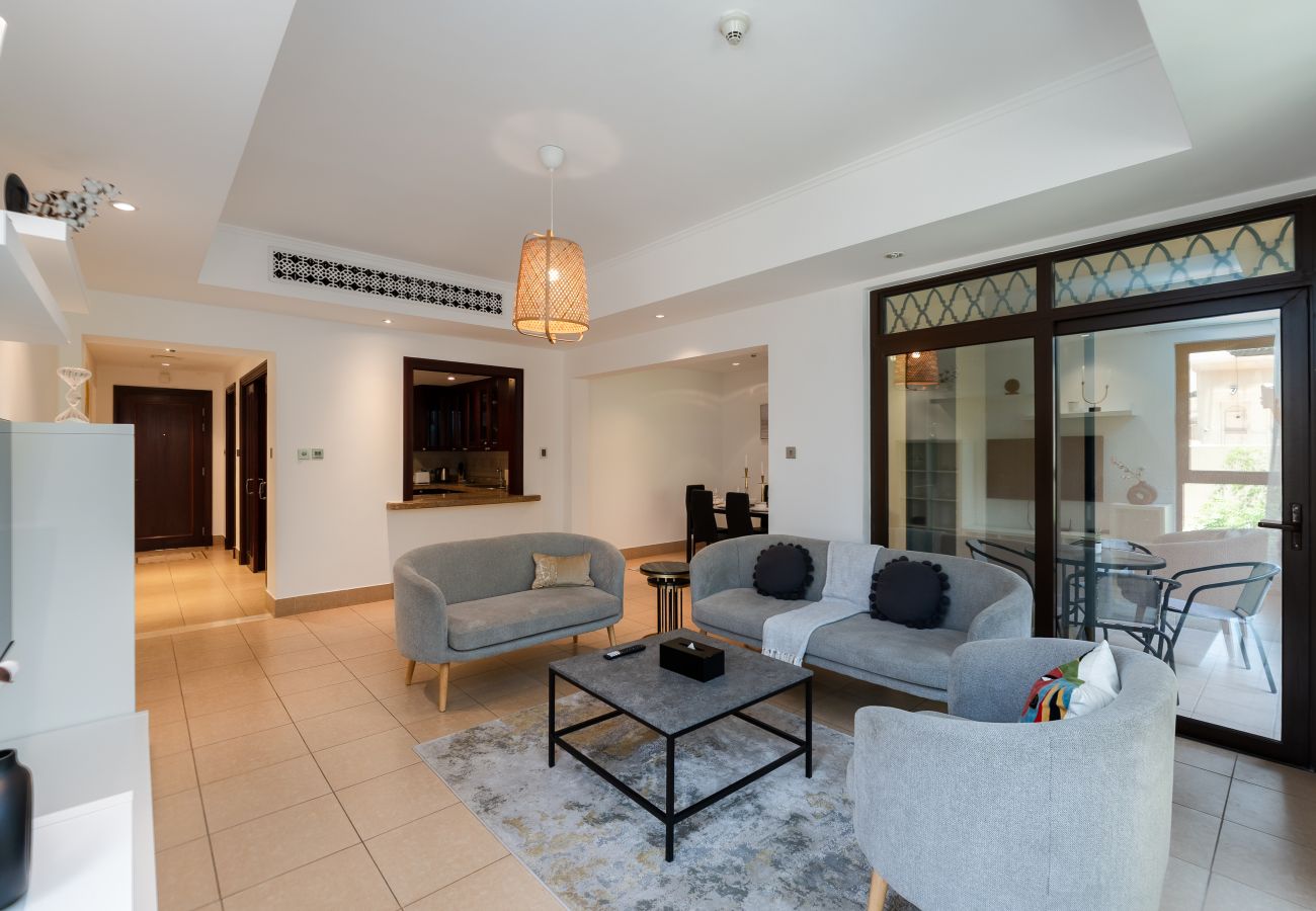 Apartment in Dubai - Serene 2BR Overlooking Burj Khalifa