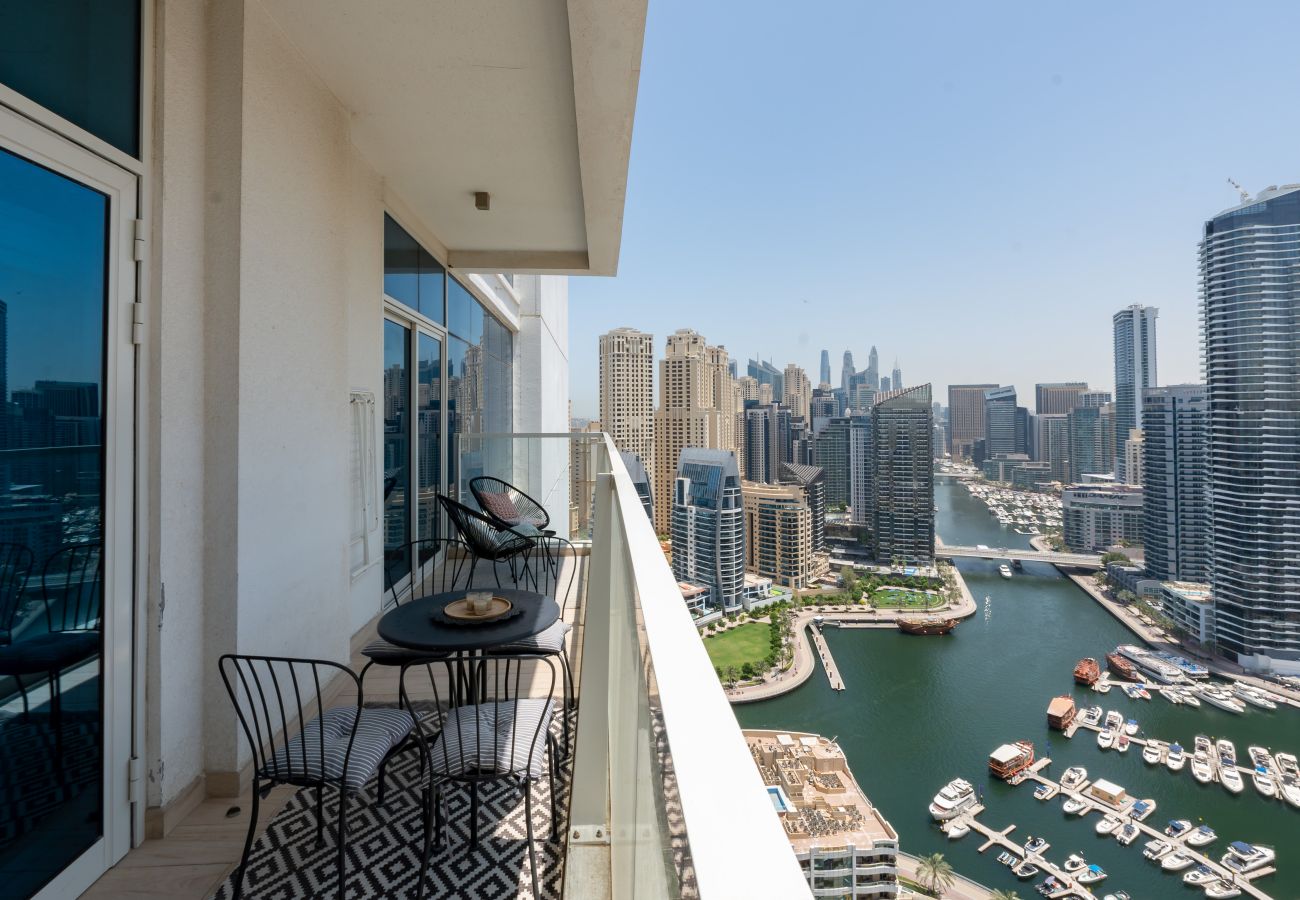 Apartment in Dubai - Chic 2BR w/ Dubai Marina Views