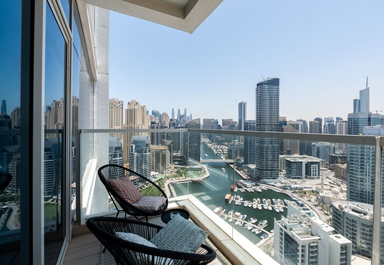 Apartment in Dubai - Chic 2BR w/ Dubai Marina Views