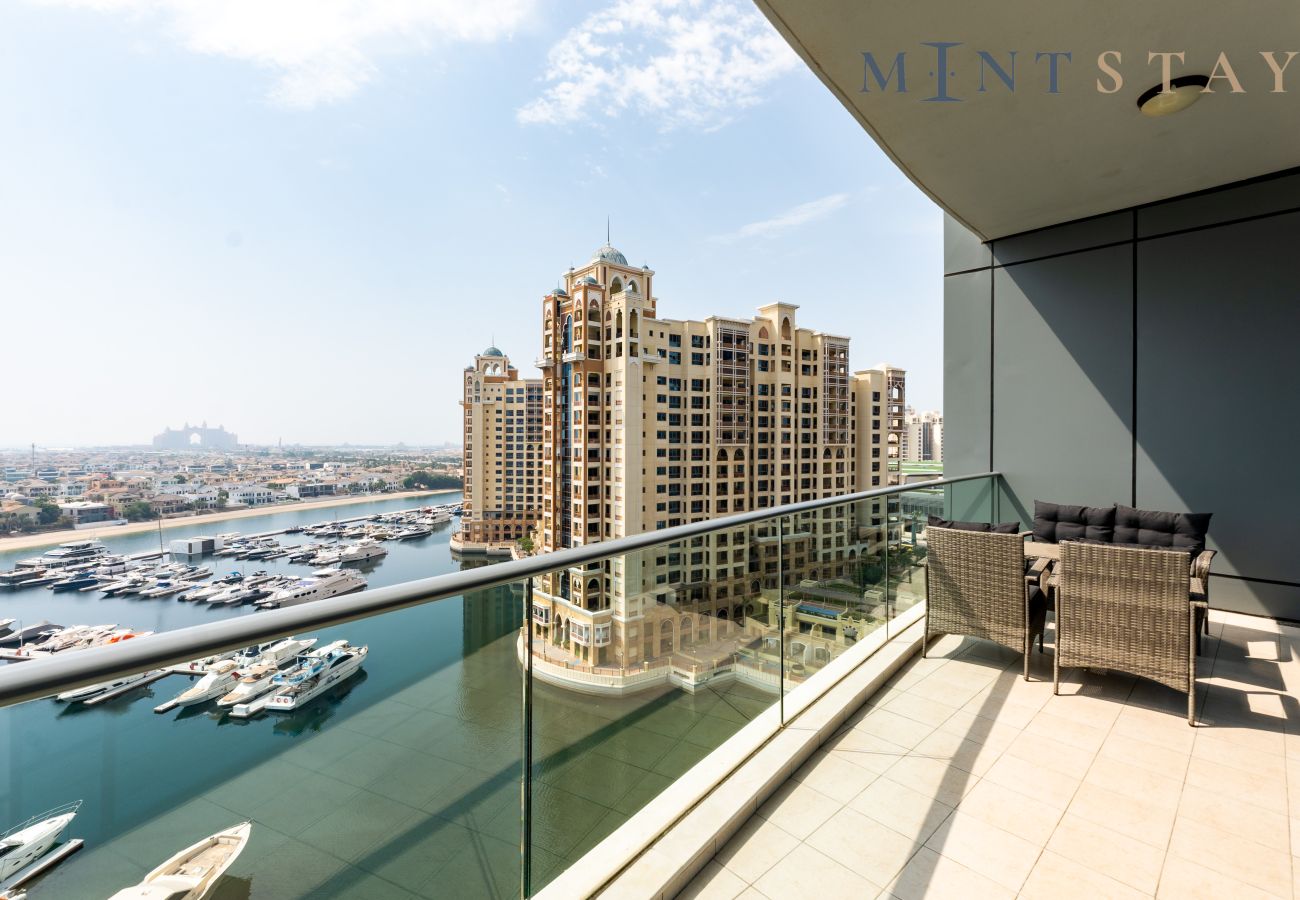 Apartment in Dubai - Modern & Spacious 3BR Palm Apt w/ Beach Access