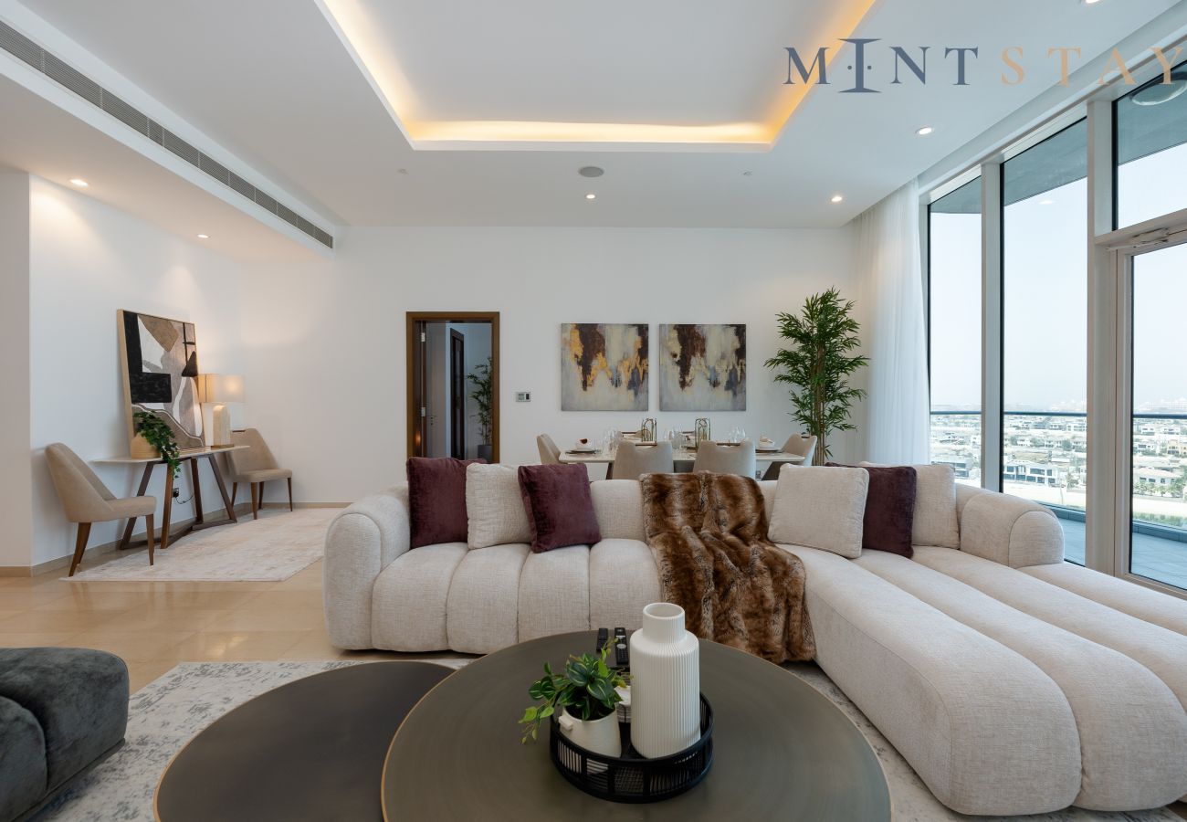 Apartment in Dubai - Modern & Spacious 3BR Palm Apt w/ Beach Access