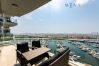 Apartment in Dubai - Modern & Spacious 3BR Palm Apt w/ Beach Access
