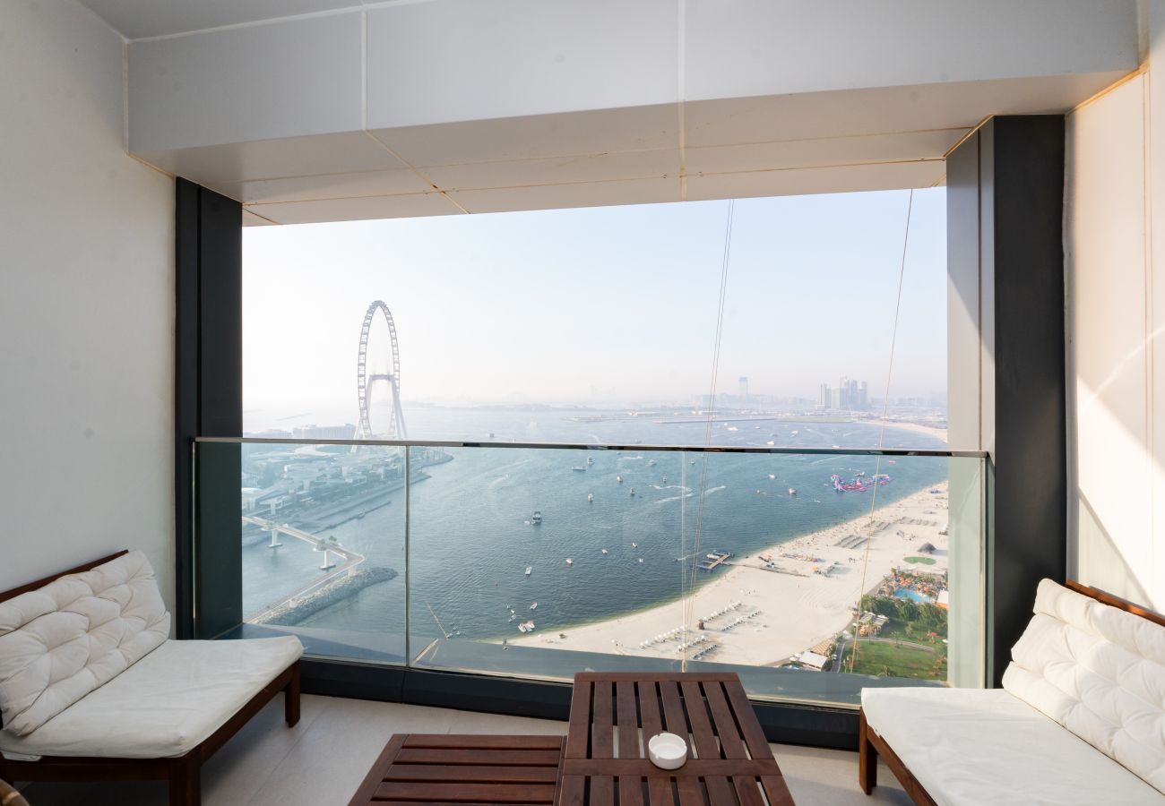 Apartment in Dubai - Beach Access & Scenic Balcony at Address JBR