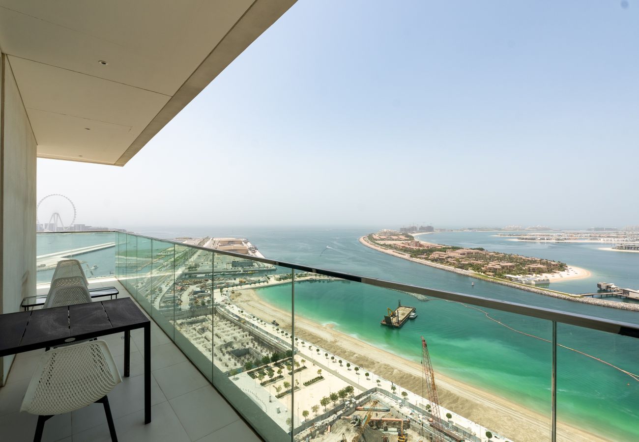 Apartment in Dubai - Elegant 2BR Emaar Beachfront Retreat