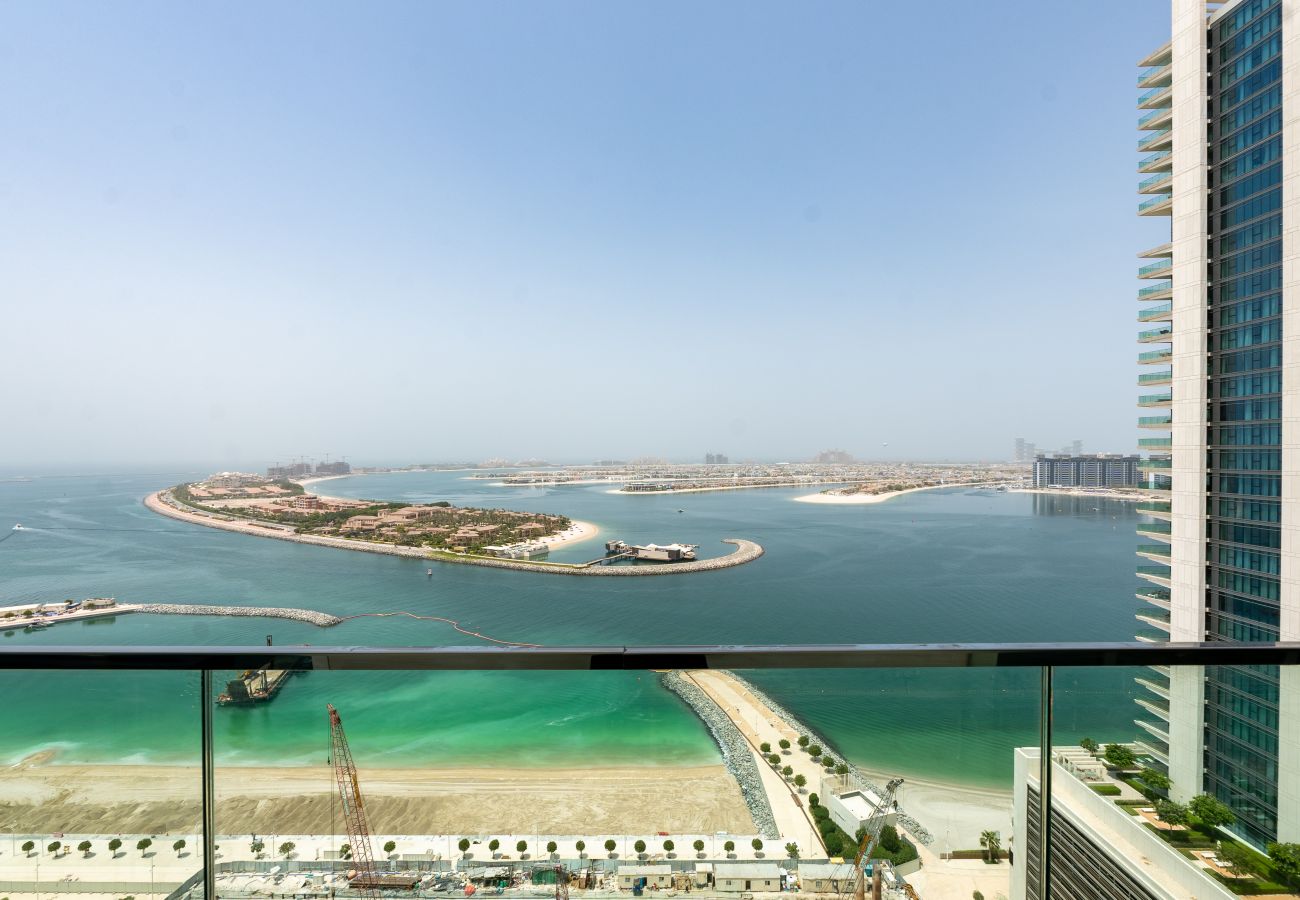 Apartment in Dubai - Elegant 2BR Emaar Beachfront Retreat