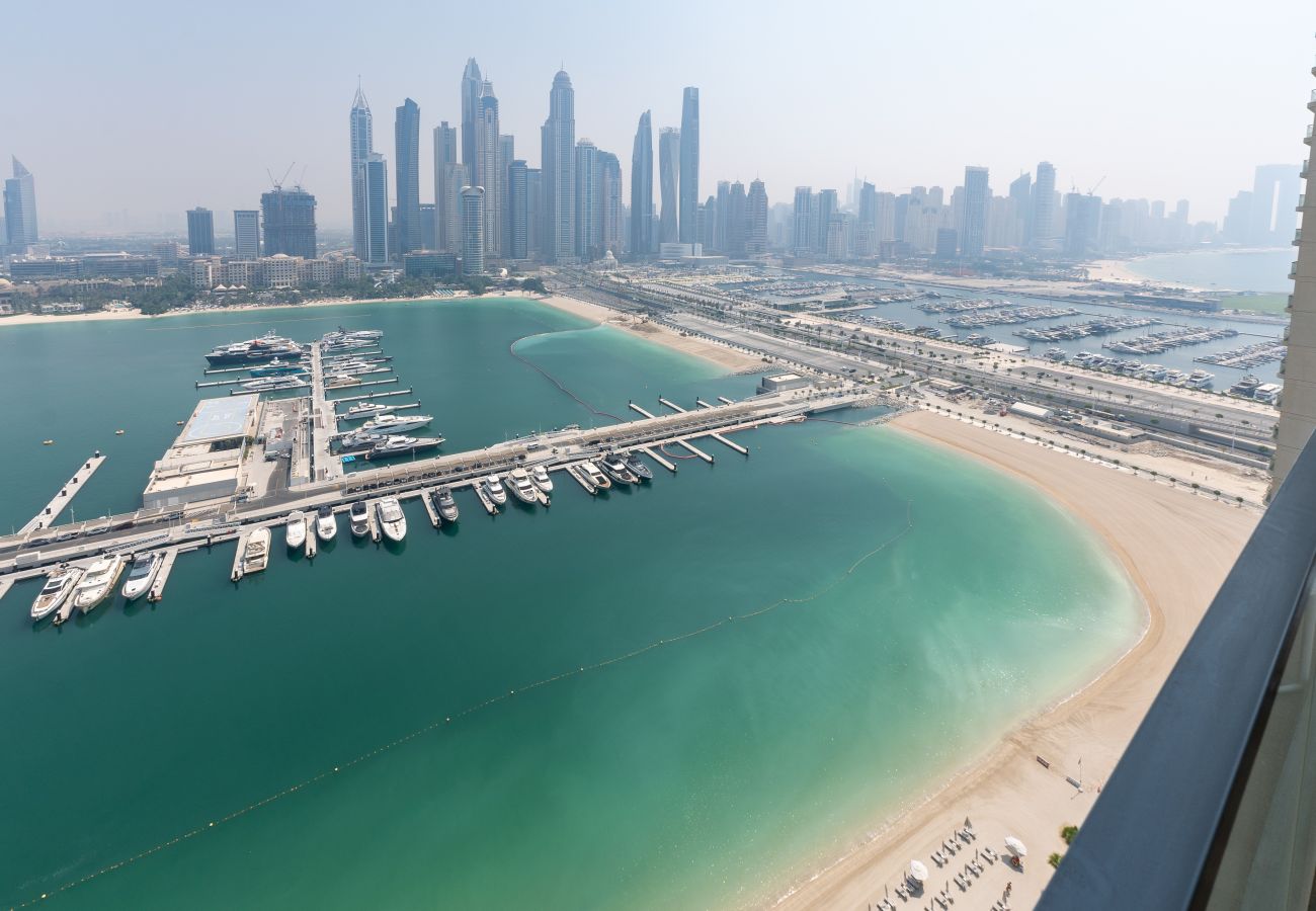 Apartment in Dubai - Modern 2BR Emaar Beachfront w/ Pvt Beach Access