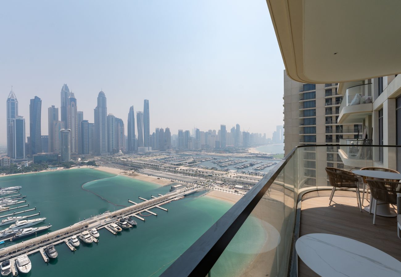 Apartment in Dubai - Modern 2BR Emaar Beachfront w/ Pvt Beach Access