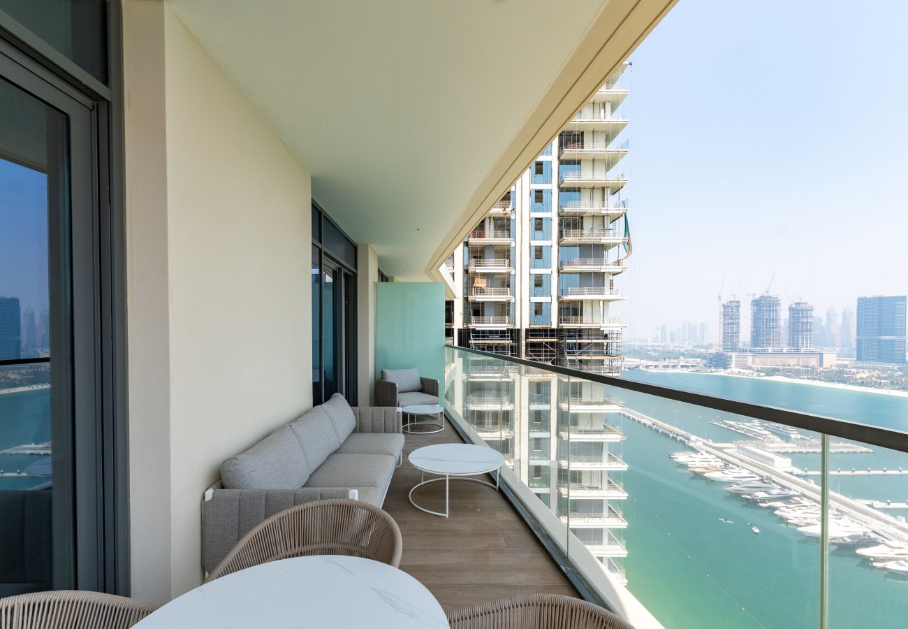 Apartment in Dubai - Modern 2BR Emaar Beachfront w/ Pvt Beach Access