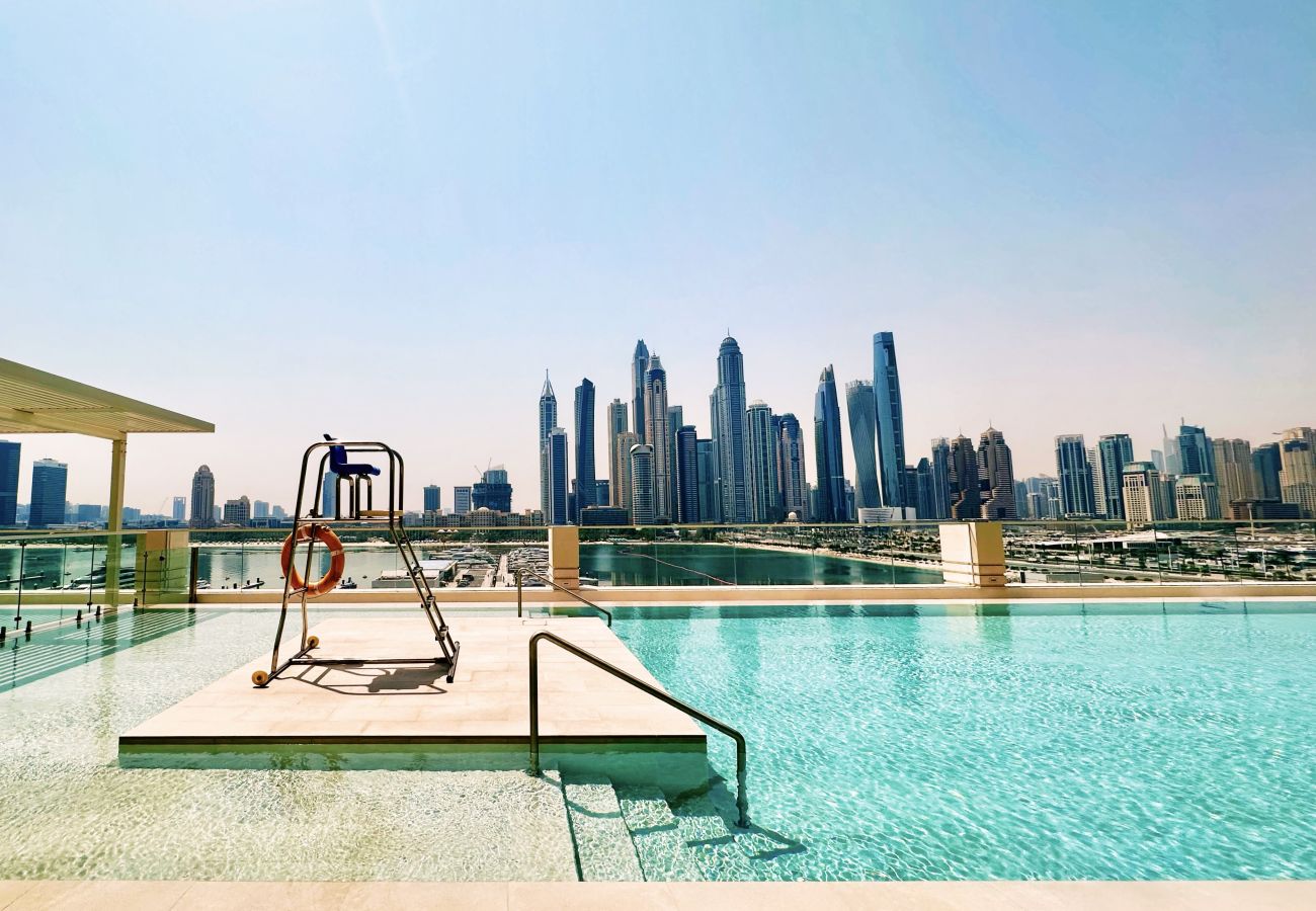 Apartment in Dubai - Modern 2BR Emaar Beachfront w/ Pvt Beach Access