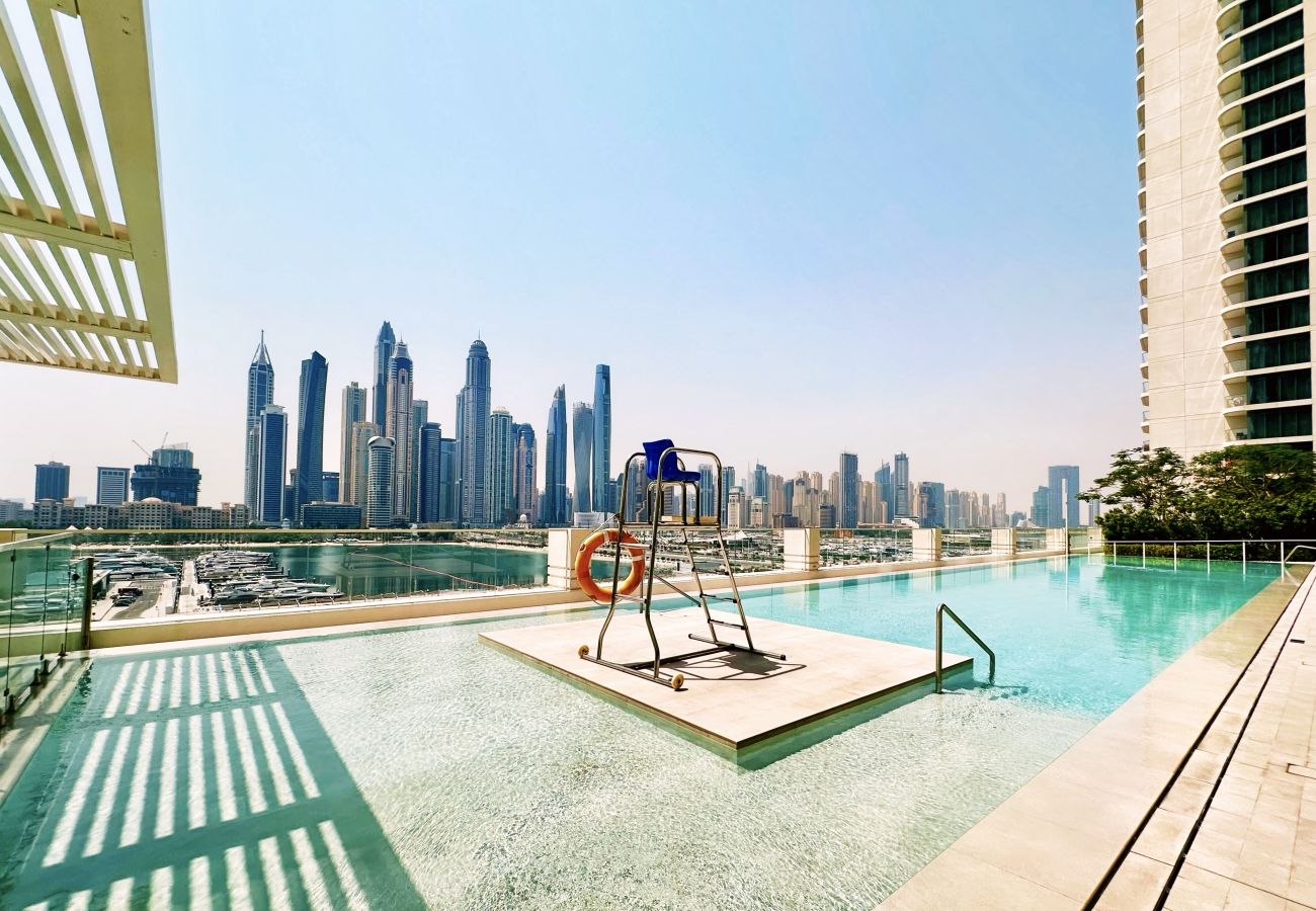 Apartment in Dubai - Modern 2BR Emaar Beachfront w/ Pvt Beach Access