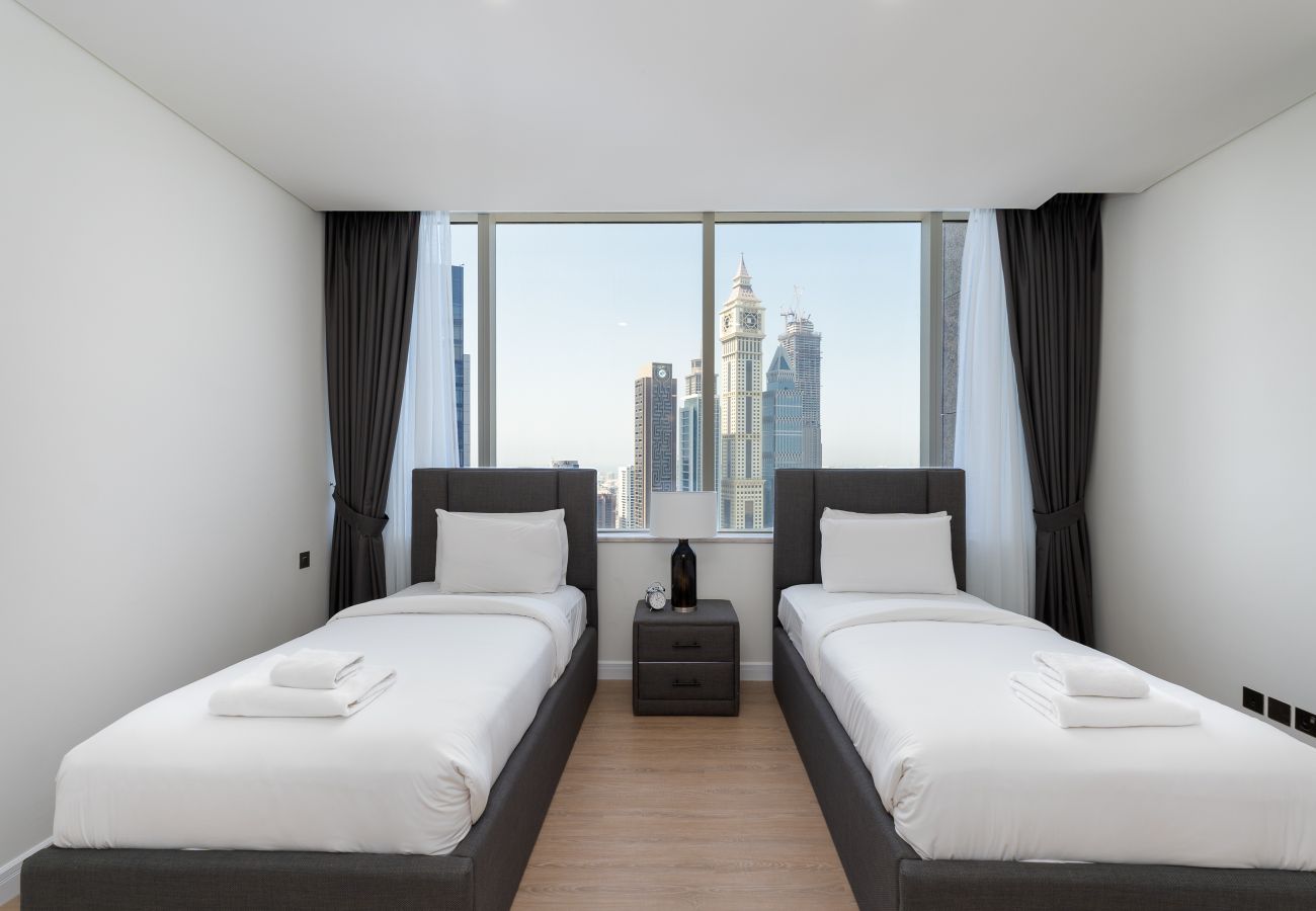 Apartment in Dubai - Pristine DIFC 1BR w/ Pool & Gym