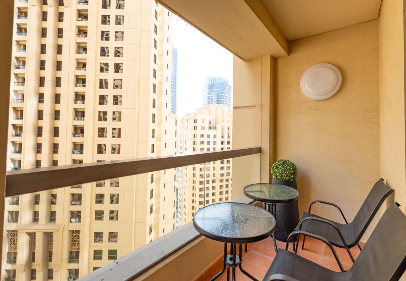 Apartment in Dubai - Cozy 3BR Space at JBR, Beach Nearby