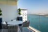 Apartment in Dubai - Urban 1BR Palm Apt w/ Beach Access
