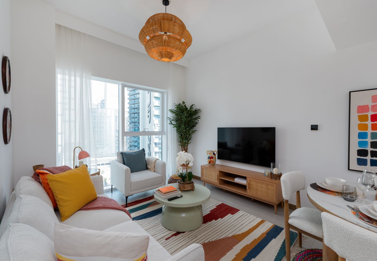 Apartment in Dubai - Vibrant 2BR, Miami Vibes at Business Bay