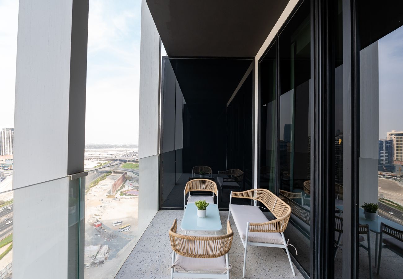 Studio in Dubai - Chic Business Bay Studio, Burj View Balcony