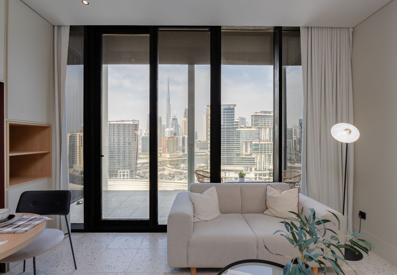 Studio in Dubai - Chic Business Bay Studio, Burj View Balcony