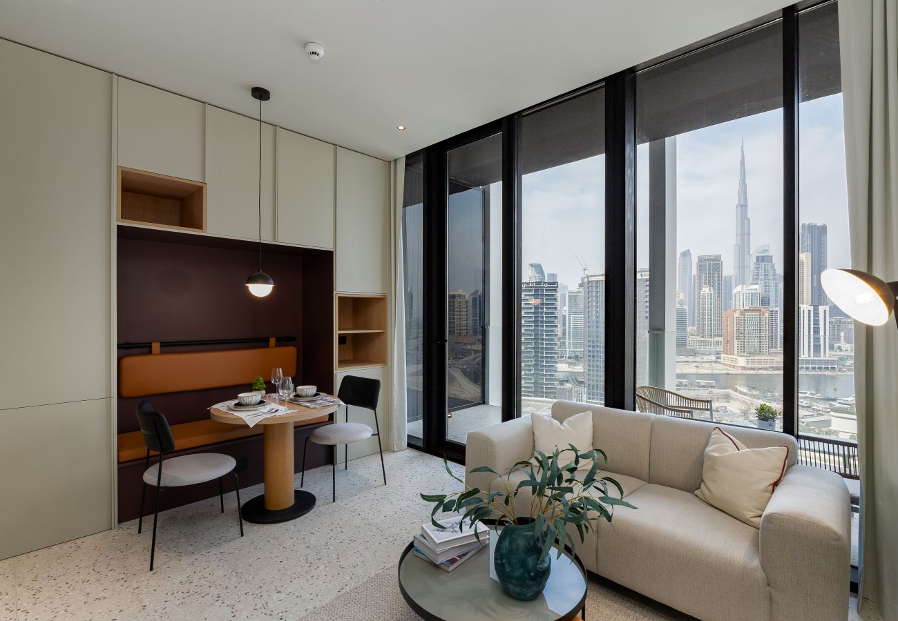 Studio in Dubai - Chic Business Bay Studio, Burj View Balcony