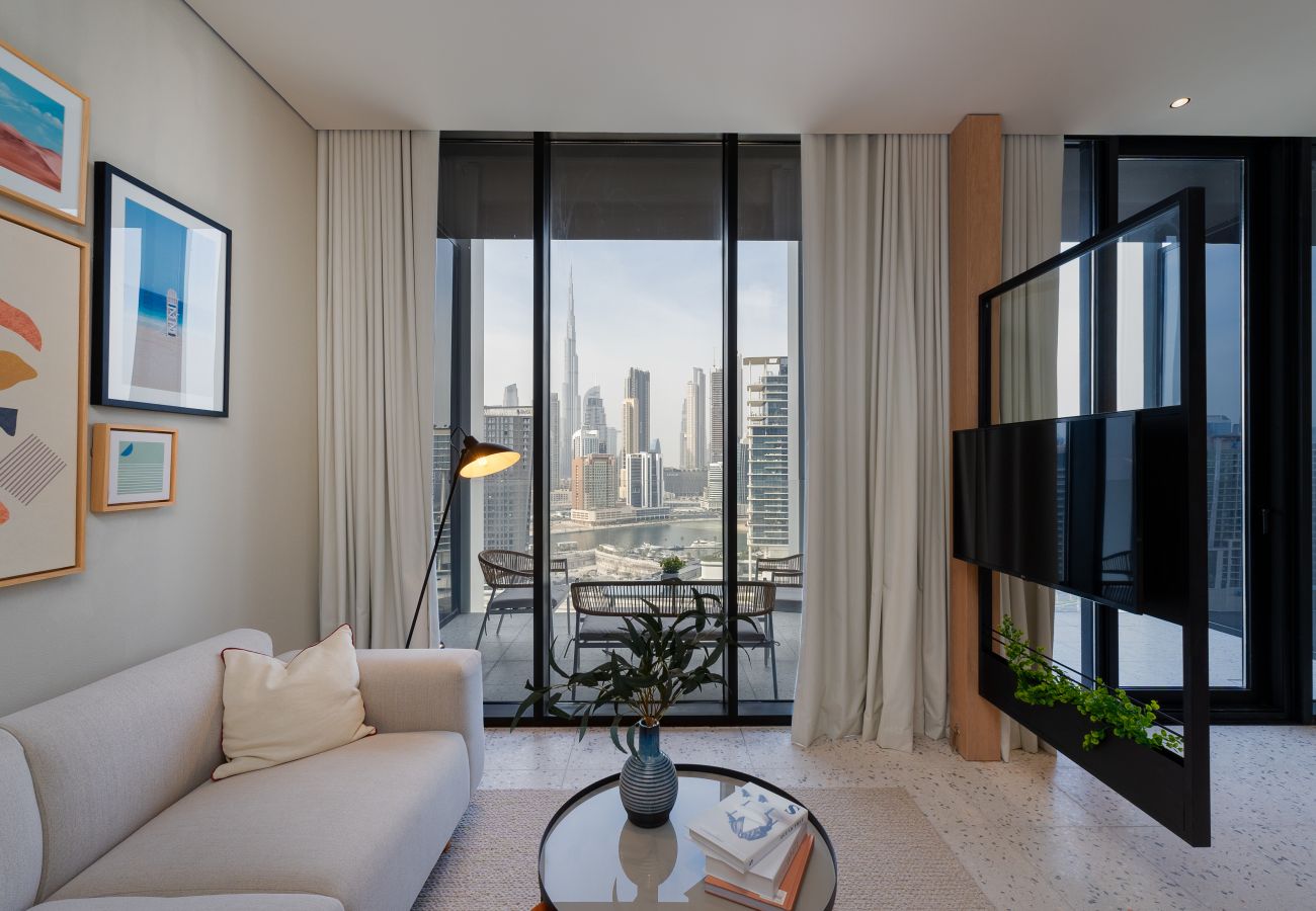 Studio in Dubai - Sleek Business Bay Studio, Burj View Balcony