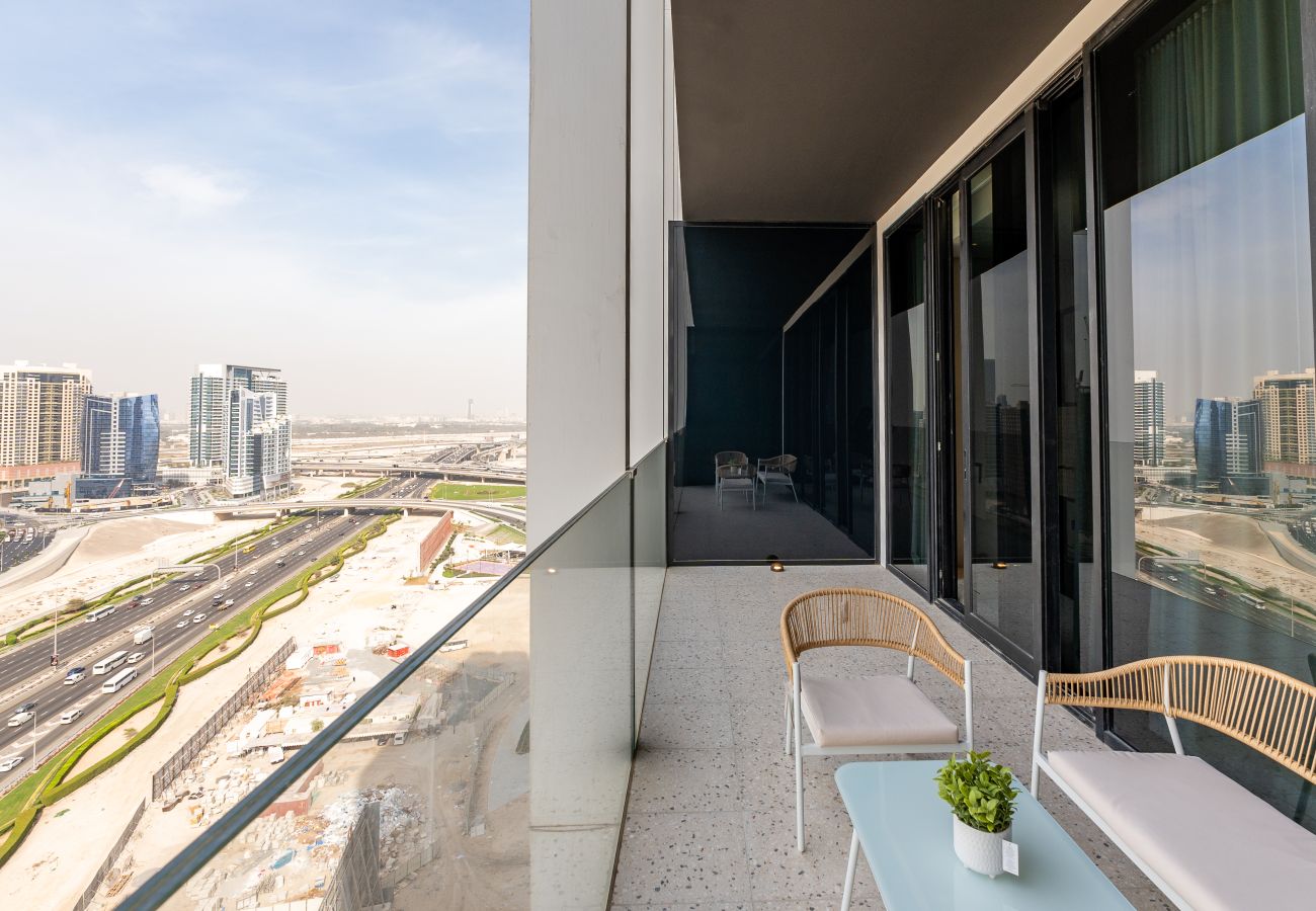 Studio in Dubai - Sleek Business Bay Studio, Burj View Balcony