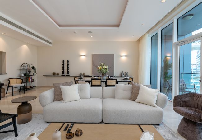  in Dubai - Stunning 3BR at the Palm w/ Beach Access	