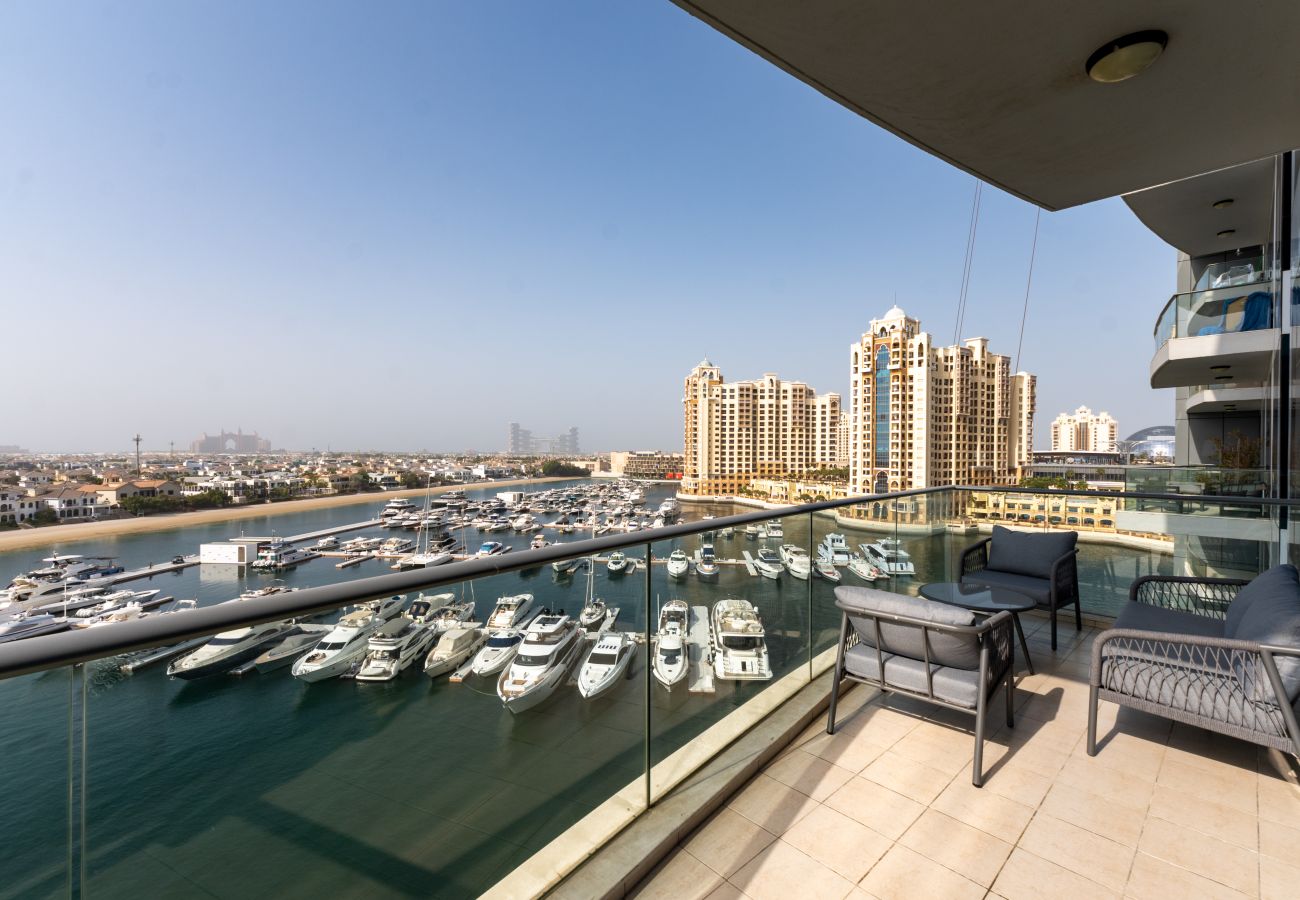 Apartment in Dubai - Refined 3BR Apt w/ Beach Access at The Palm