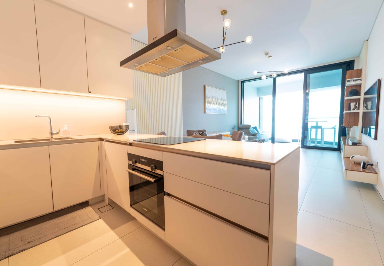 Apartment in Dubai - 2BR Beachfront Apt w/ Ain Dubai Views at JBR