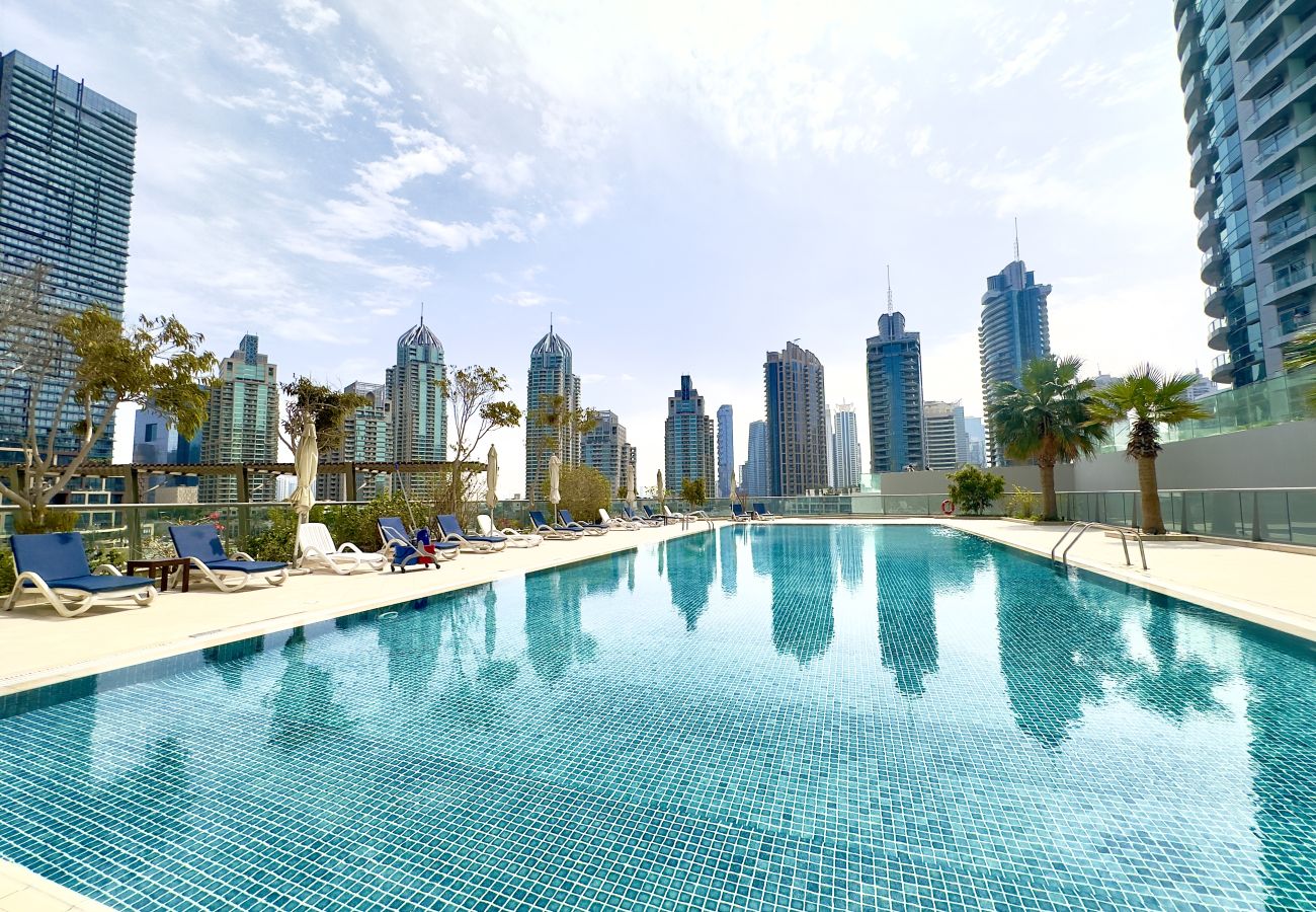 Apartment in Dubai - 1BR Apt in Prime Location w/ Marina View Balcony