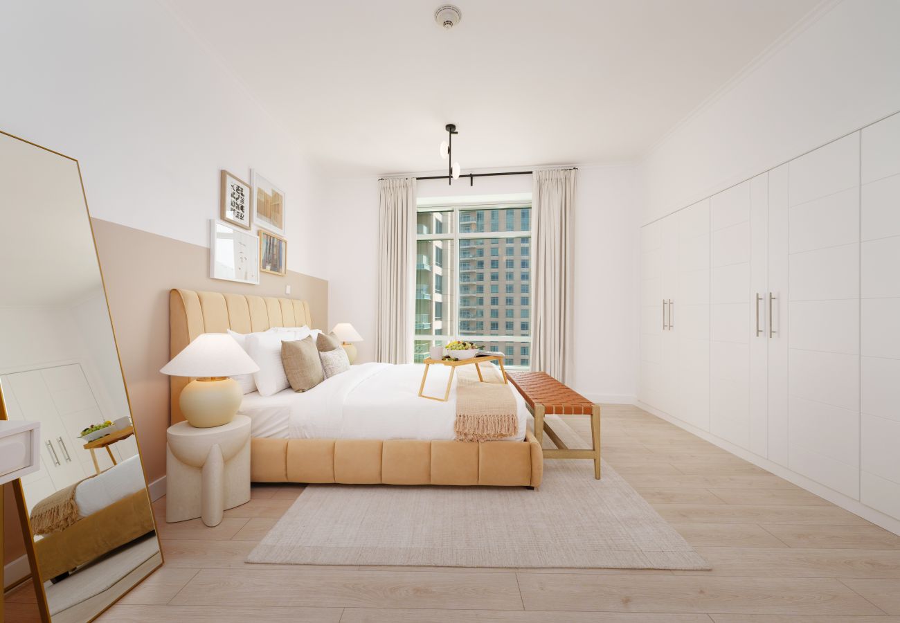 Apartment in Dubai - Chic 2BR Downtown Haven w/ Balcony & City Views