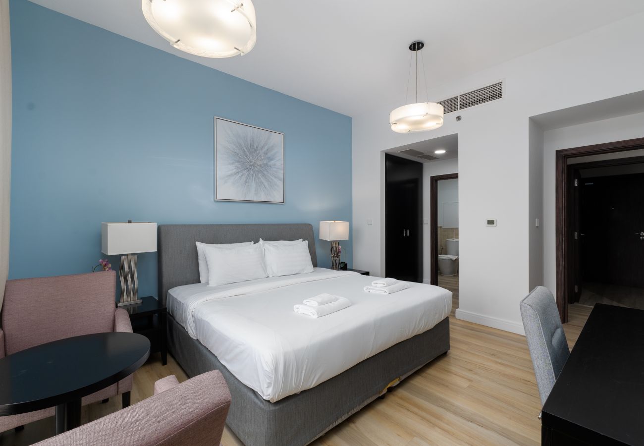 Apartment in Dubai - Cozy JBR 2BR w/ Pool and Gym, Marina Views