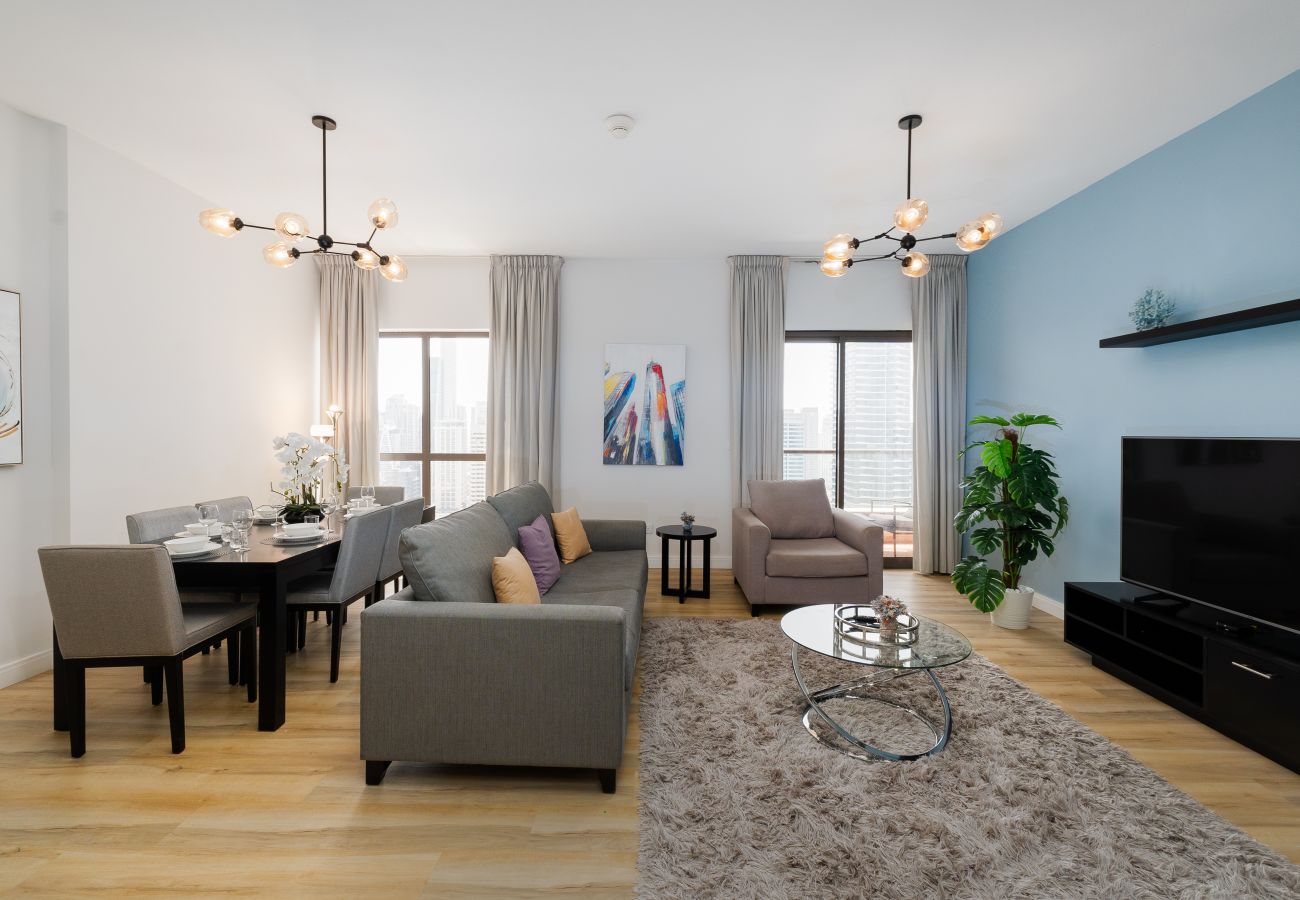 Apartment in Dubai - Cozy JBR 2BR w/ Pool and Gym, Marina Views
